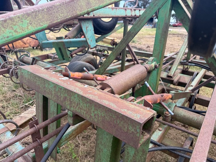 john-deere-1010-image-35