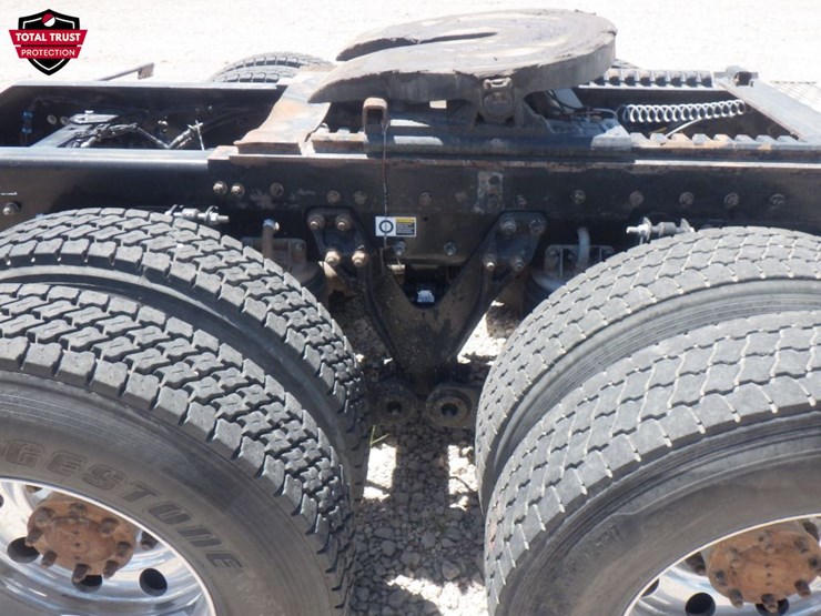 2023-kenworth-t880-image-4