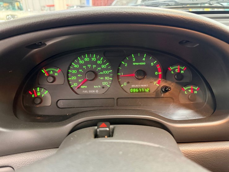 #1874-•-2002-ford-mustang-image-42