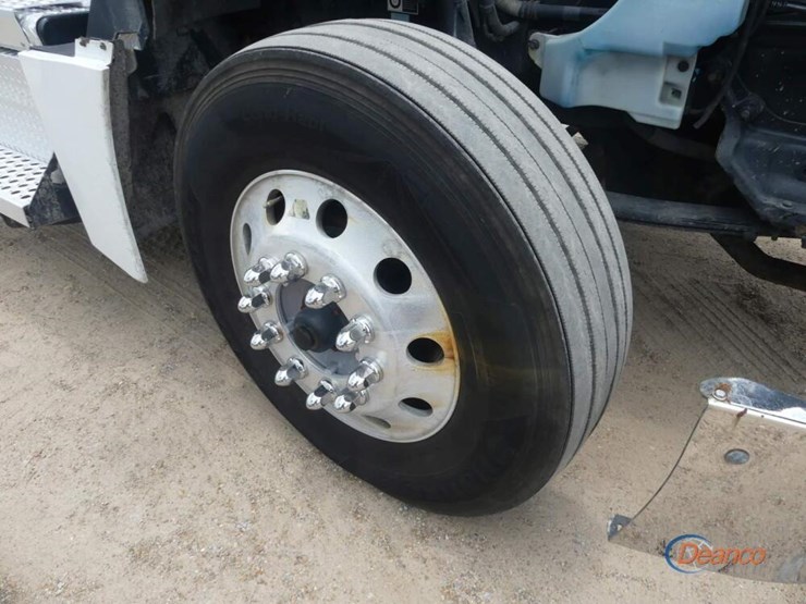 2022-kenworth-t680-image-12