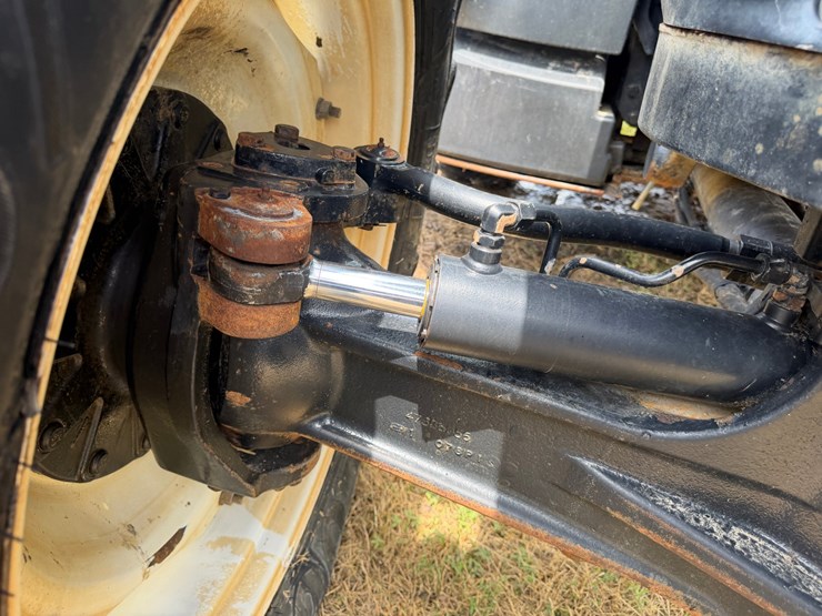 2015-new-holland-t8.350-image-14