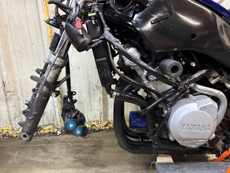 #402-•-yamaha-r1-for-parts/-repairs-image-6