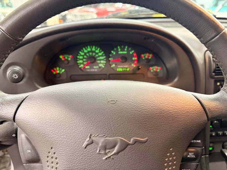 #1874-•-2002-ford-mustang-image-32