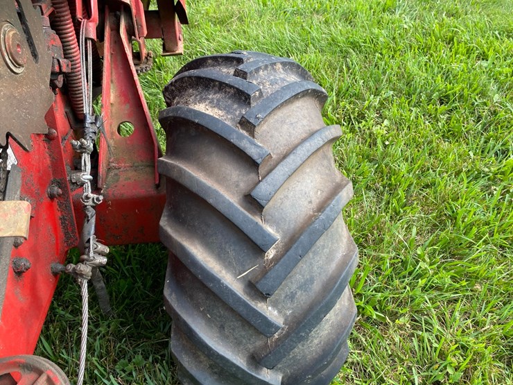 case-ih-881-forage-harvester-image-30