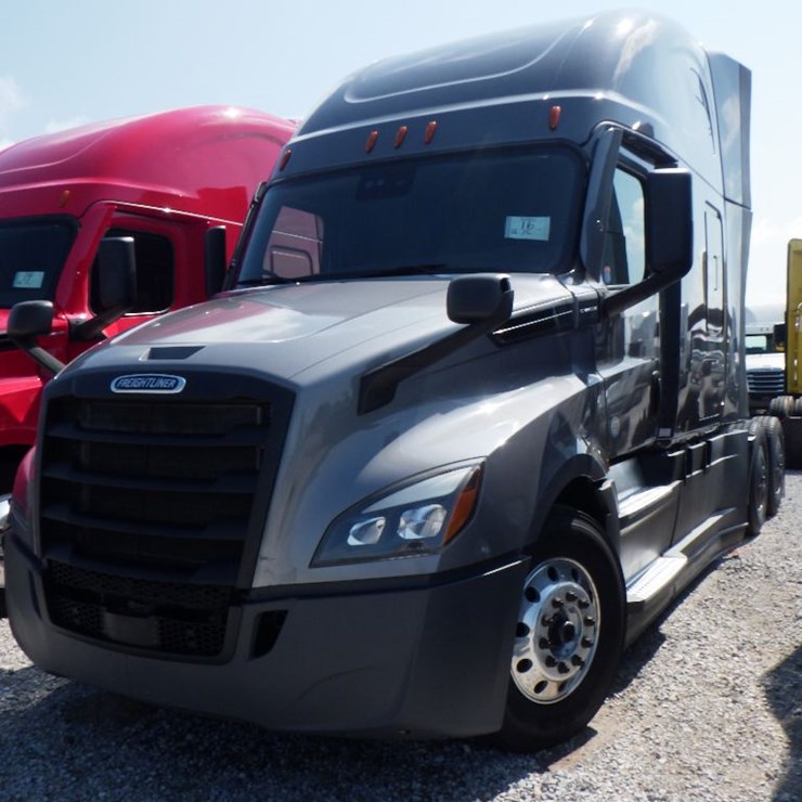 2022 FREIGHTLINER CASCADIA 126