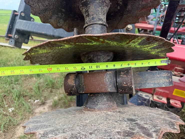 case-ih-330-image-62