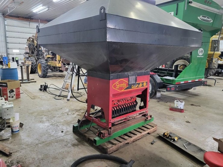 gandy-6290-68-orbital-air-seeder-image-6