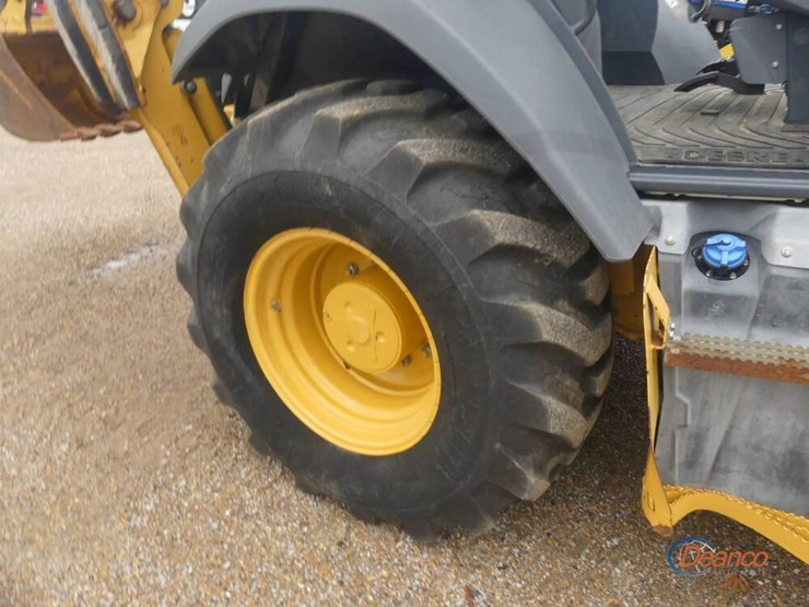 2019-deere-310l-image-11