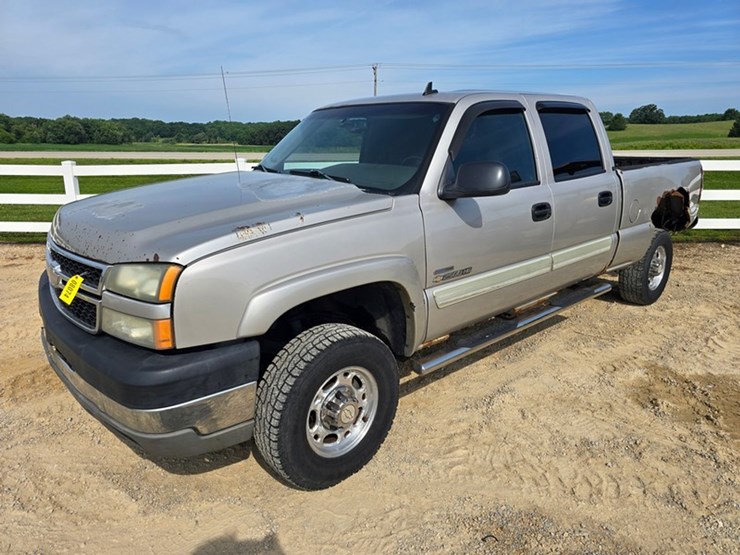 2006-chevrolet-2500-image-1