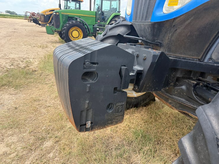 2015-new-holland-t8.350-image-30