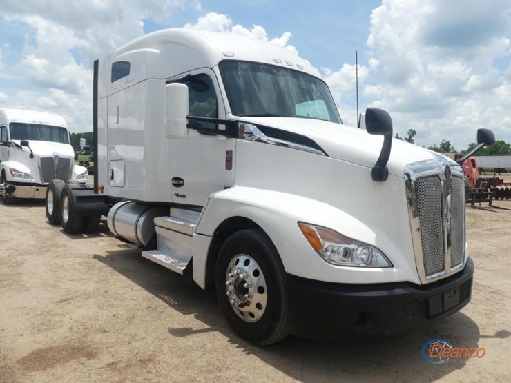 2022-kenworth-t680-image-1