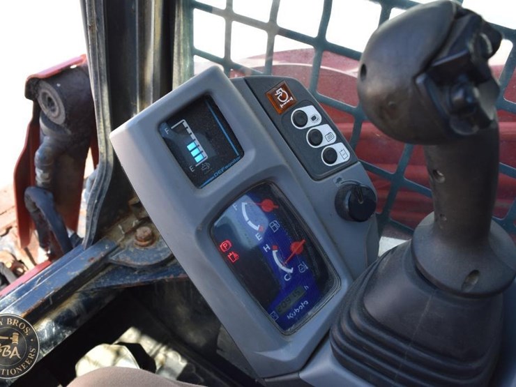 2021-kubota-svl97-2-image-37