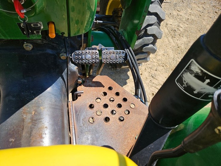 john-deere-5205-image-33
