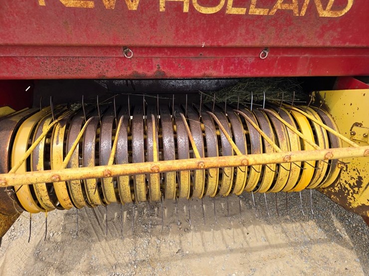 new-holland-315-image-12
