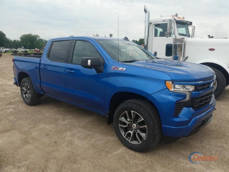 2022-chevrolet-silverado-1500-z71-image-1