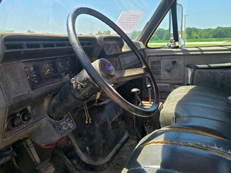1991-ford-f700-image-19