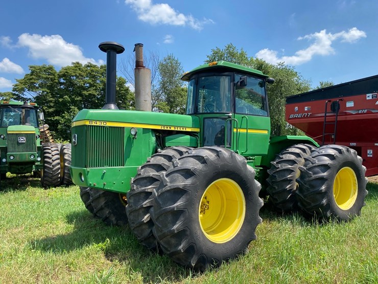 john-deere-8430-image-8