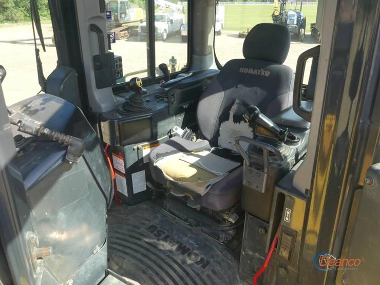 2019-komatsu-d65pxi-18-image-11