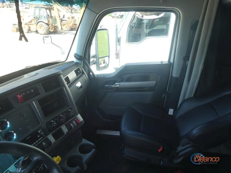 2022-kenworth-t680-image-16