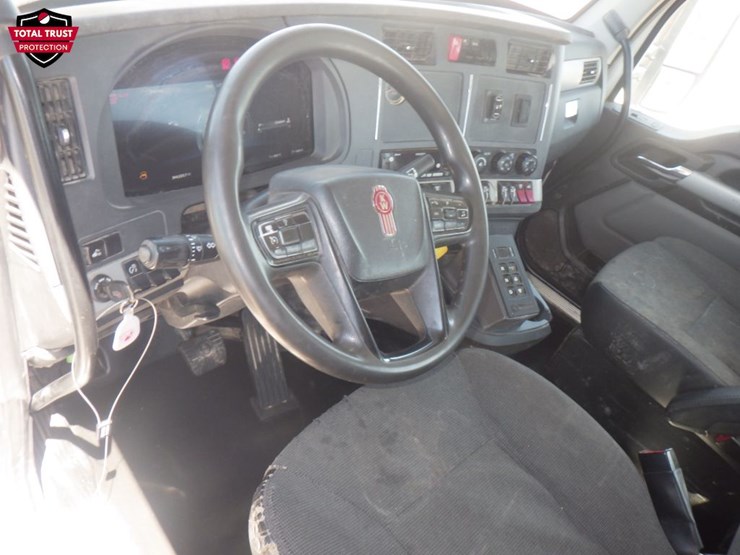 2023-kenworth-t880-image-15