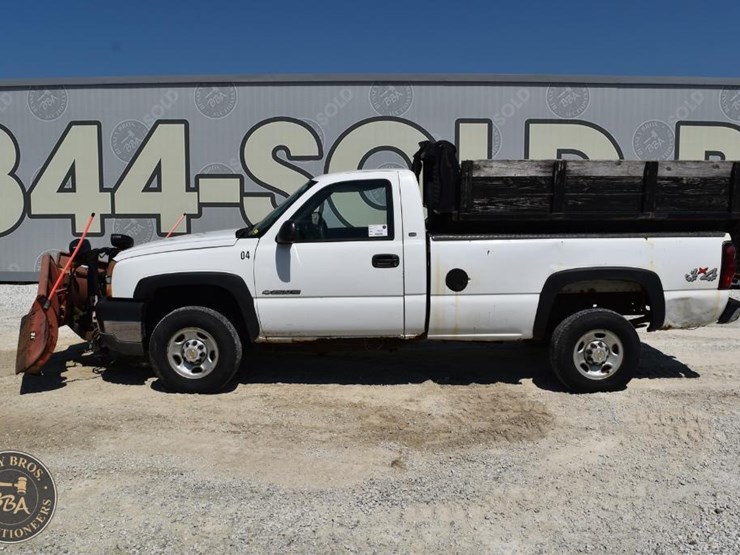 2004-chevrolet-silverado-1500-image-4