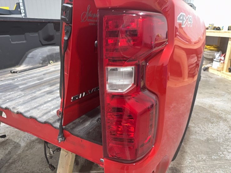2022-chevy-2500-pickup-bed-image-9