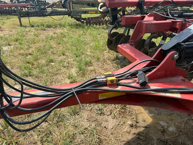 case-ih-330-image-39