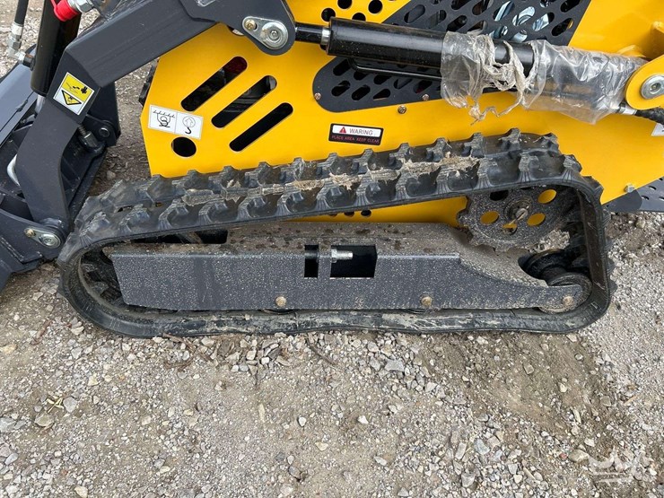 2026-ssl60-mini-track-loader-skid-steer.-image-15