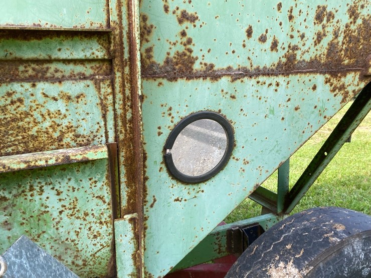 parker-2600-gravity-wagon-image-18