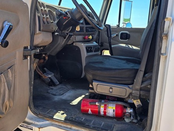 2003-mack-ch612-image-23
