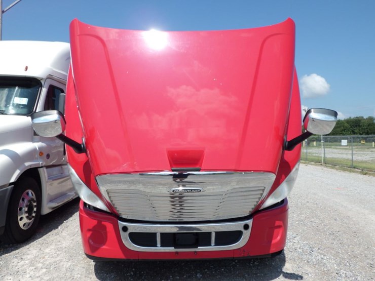 2016-freightliner-cascadia-125-evolution-image-29