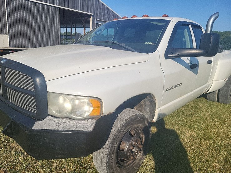 2003-dodge-ram-3500-4x4-4-door-truck-image-10