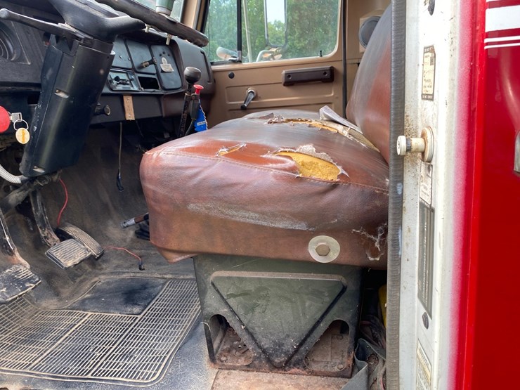 ih-1700-grain-truck-image-33