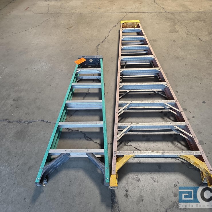 WERNER FIBERGLASS STEPLADDERS