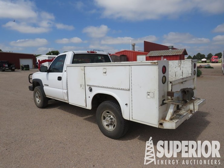 2003-chevrolet-silverado-2500hd-image-3