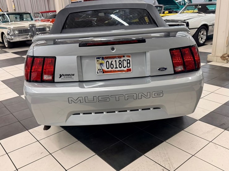 #1874-•-2002-ford-mustang-image-14