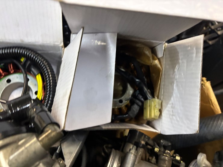 #408-•-2-pallets-of-motorcycle-engines-and-engine-parts-image-23