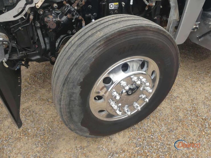 2013-peterbilt-388-image-13