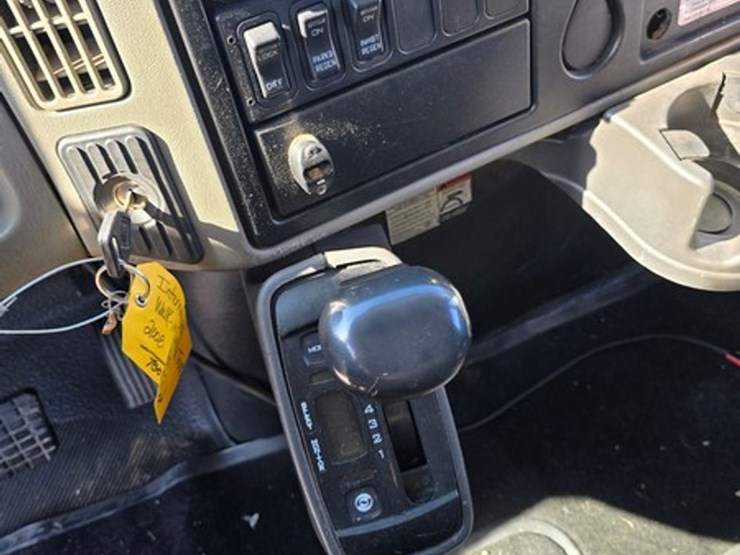 2008-international-durastar-4300-image-30