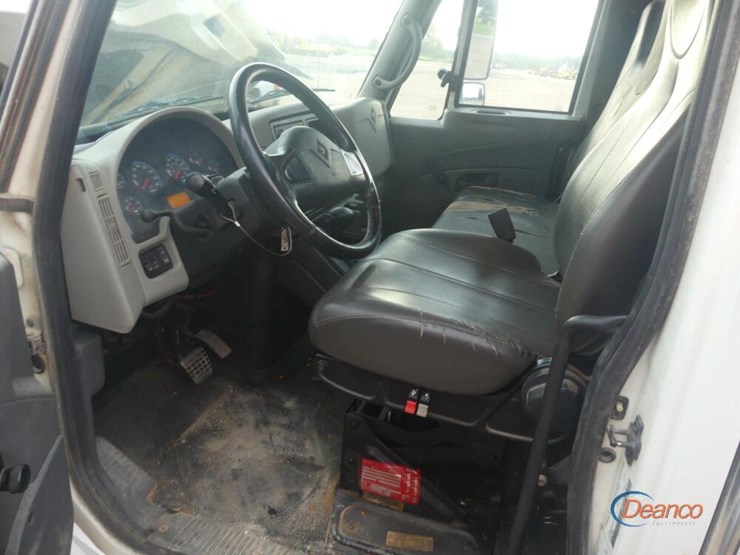 2008-international-durastar-4300-image-16