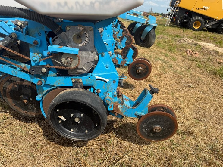 #51909-•-monosem-12-twin-row-38"-center-planter-05a116-inv#51909-image-113