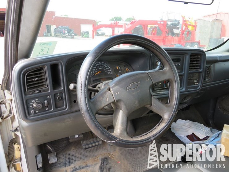 2003-chevrolet-silverado-2500hd-image-10