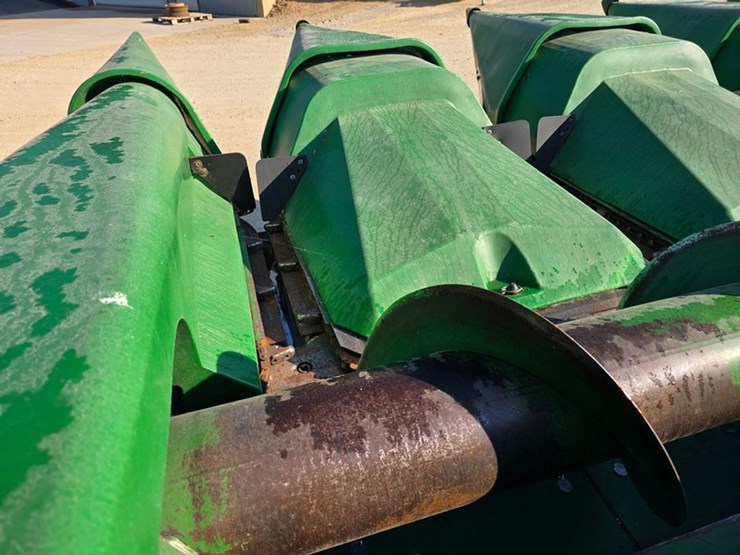 john-deere-8-image-4