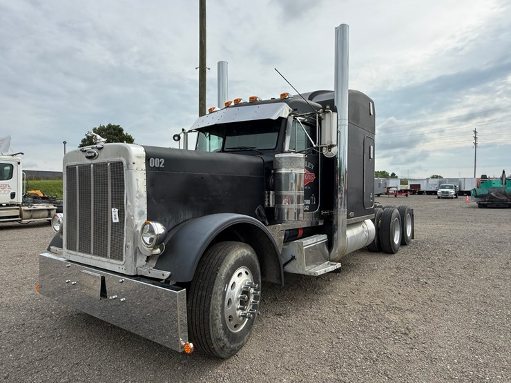 peterbilt-379-image-1