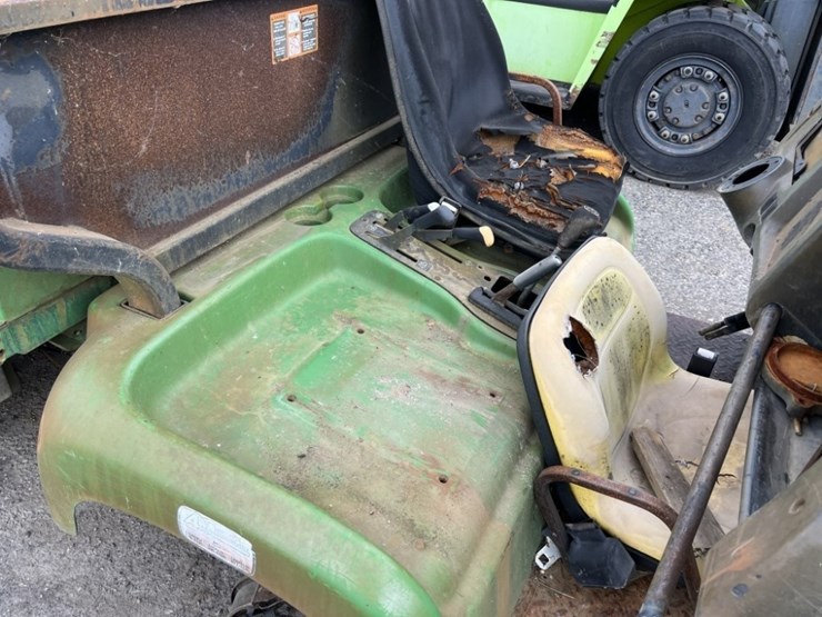 2020-john-deere-gator-image-8