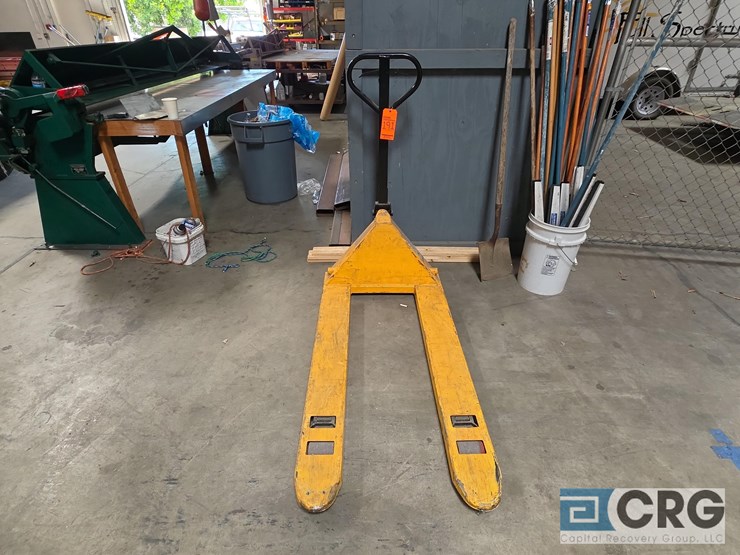 heavy-duty-industrial-pallet-jack-image-1