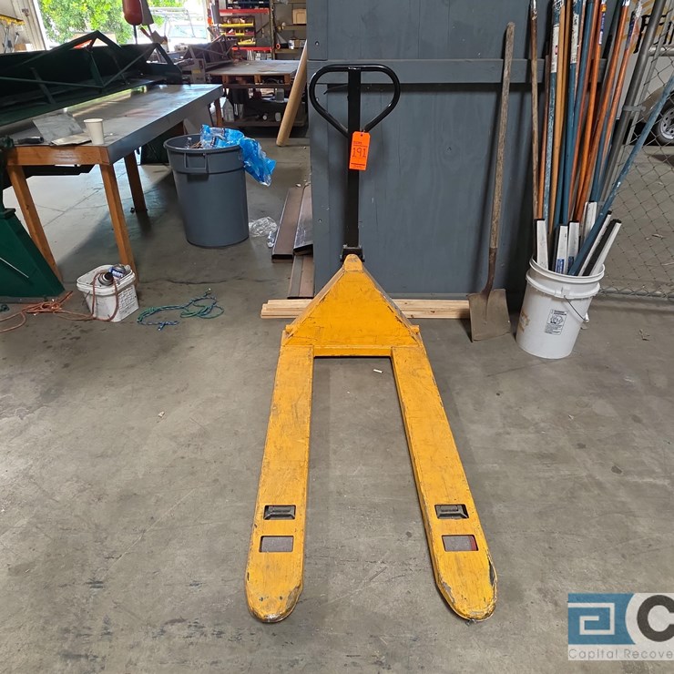 HEAVY DUTY INDUSTRIAL PALLET JACK