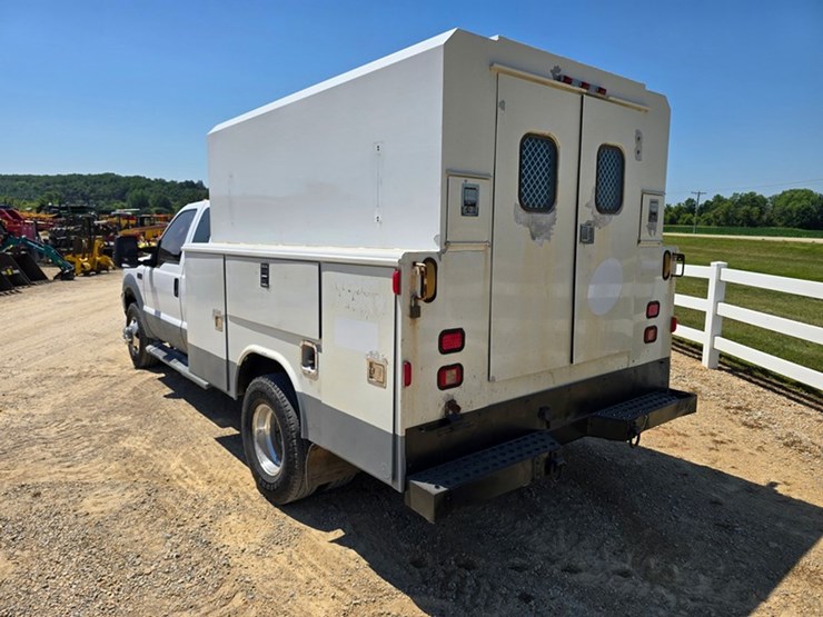 2004-ford-f350-image-3