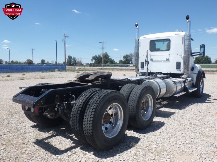 2023-kenworth-t880-image-7