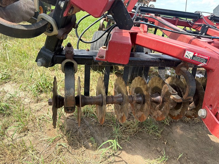 case-ih-330-image-49
